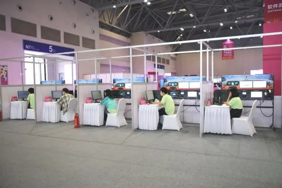 助力第二届“一带一路”国际技能大赛智能汽车软件技术表演赛顺利举办