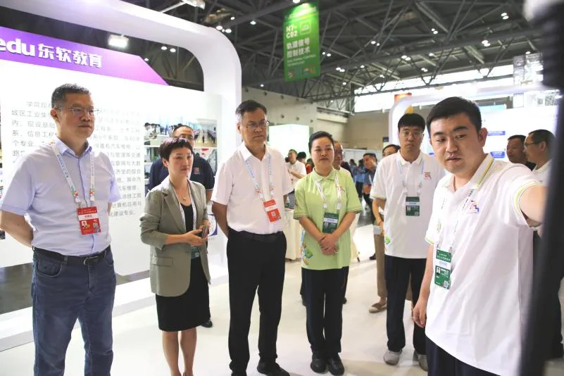 助力第二届“一带一路”国际技能大赛智能汽车软件技术表演赛顺利举办