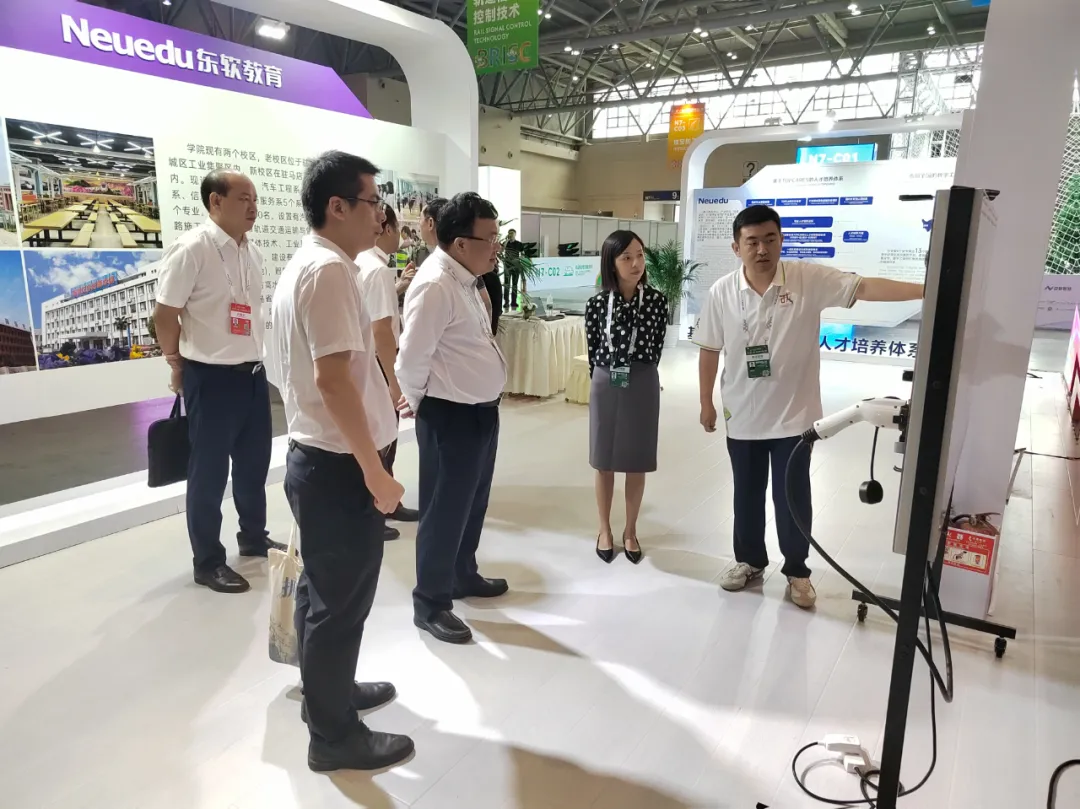 助力第二届“一带一路”国际技能大赛智能汽车软件技术表演赛顺利举办